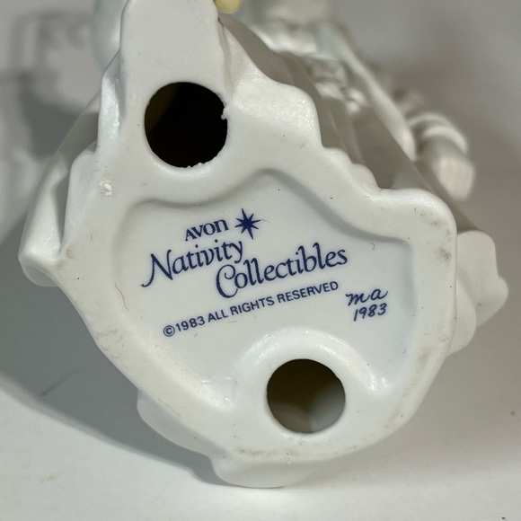 Vintage 1983 Avon Nativity Collectibles The Shepherd Porcelain Figurine - Picture 8 of 10